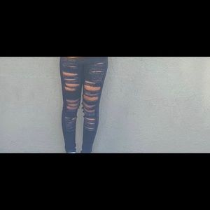 Black ripped skinny jeans